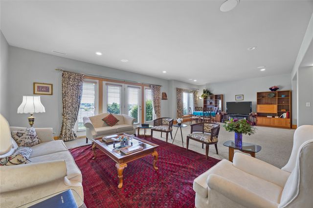 6706 Cedar View Court NE, Cedar Rapids, IA 52411