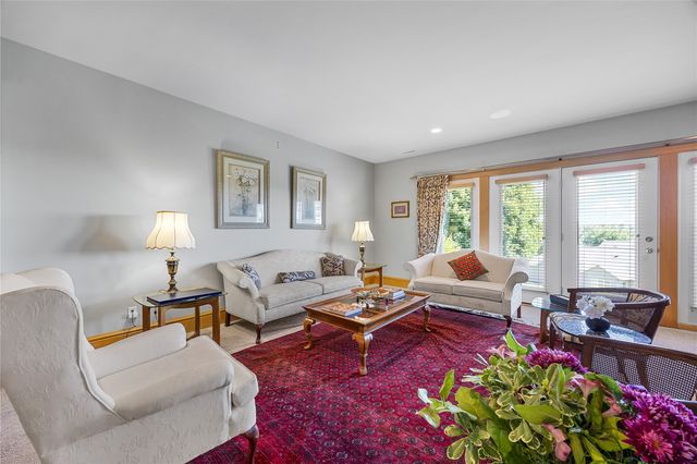 6706 Cedar View Court NE, Cedar Rapids, IA 52411