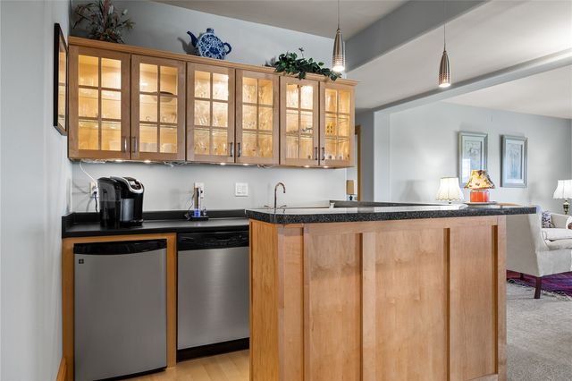 6706 Cedar View Court NE, Cedar Rapids, IA 52411