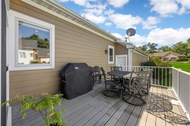 6706 Cedar View Court NE, Cedar Rapids, IA 52411