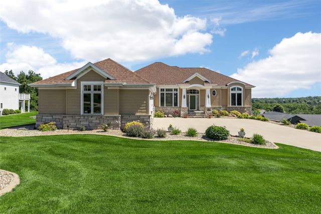 6706 Cedar View Court NE, Cedar Rapids, IA 52411
