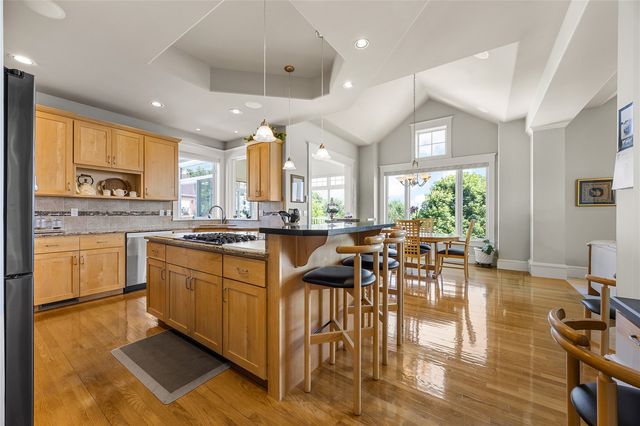 6706 Cedar View Court NE, Cedar Rapids, IA 52411