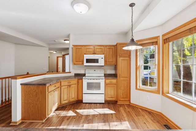 2137 Albemarle Court N, Roseville, MN 55113