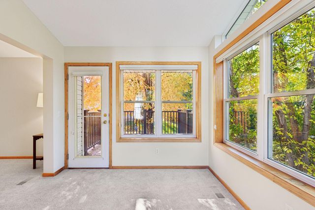 2137 Albemarle Court N, Roseville, MN 55113