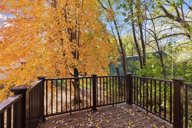 2137 Albemarle Court N, Roseville, MN 55113