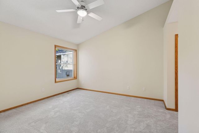 2137 Albemarle Court N, Roseville, MN 55113