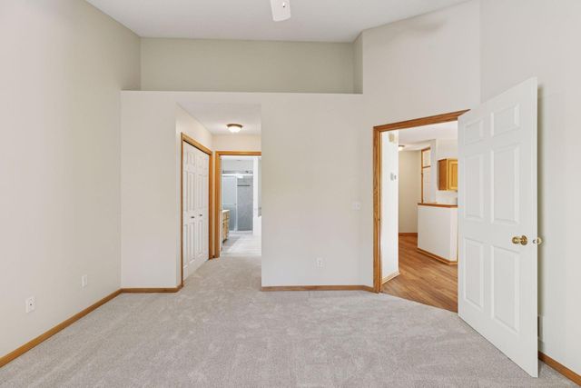 2137 Albemarle Court N, Roseville, MN 55113