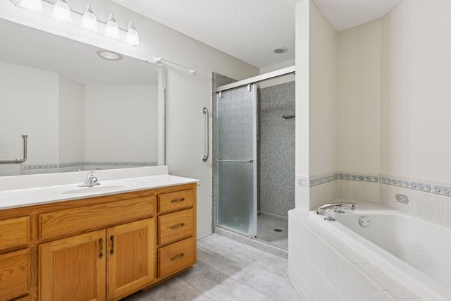 2137 Albemarle Court N, Roseville, MN 55113