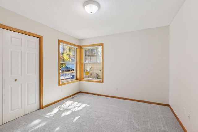 2137 Albemarle Court N, Roseville, MN 55113