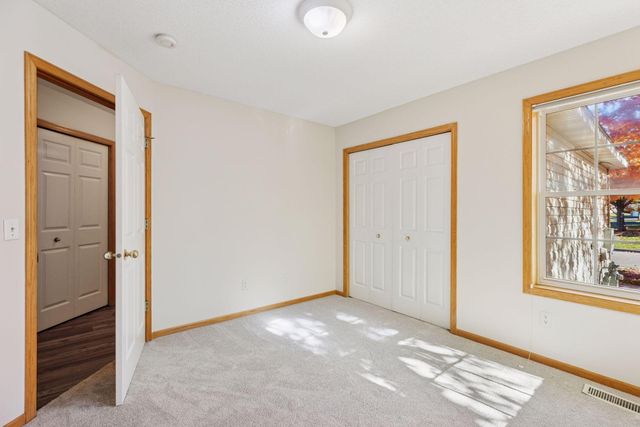 2137 Albemarle Court N, Roseville, MN 55113