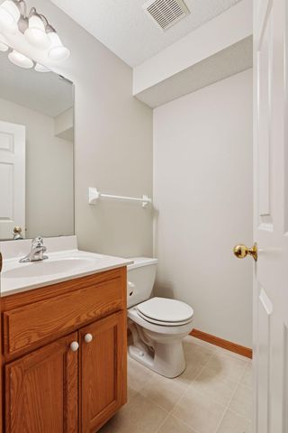 2137 Albemarle Court N, Roseville, MN 55113