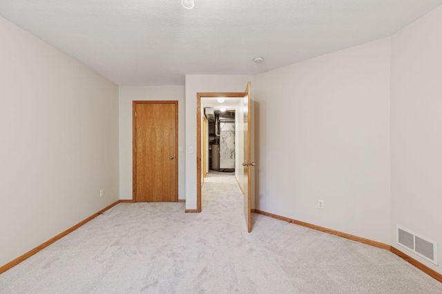 2137 Albemarle Court N, Roseville, MN 55113