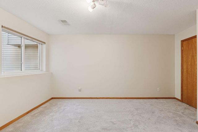 2137 Albemarle Court N, Roseville, MN 55113