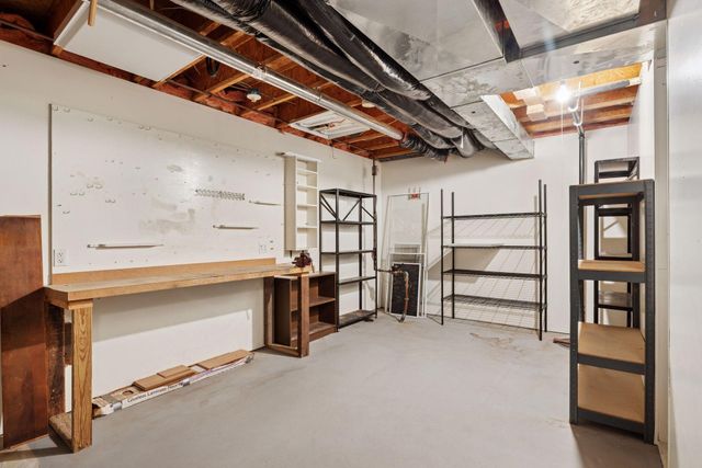 2137 Albemarle Court N, Roseville, MN 55113