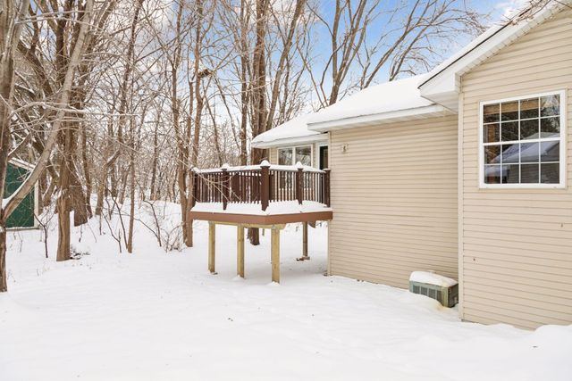 2137 Albemarle Court N, Roseville, MN 55113