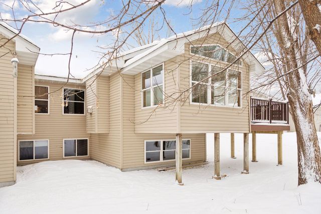 2137 Albemarle Court N, Roseville, MN 55113