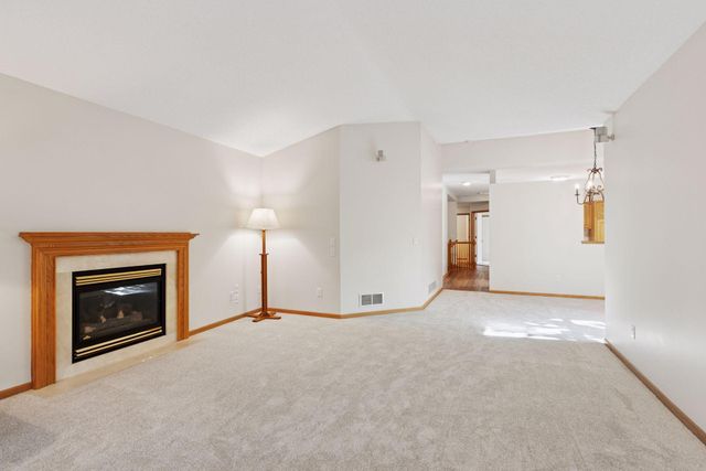 2137 Albemarle Court N, Roseville, MN 55113