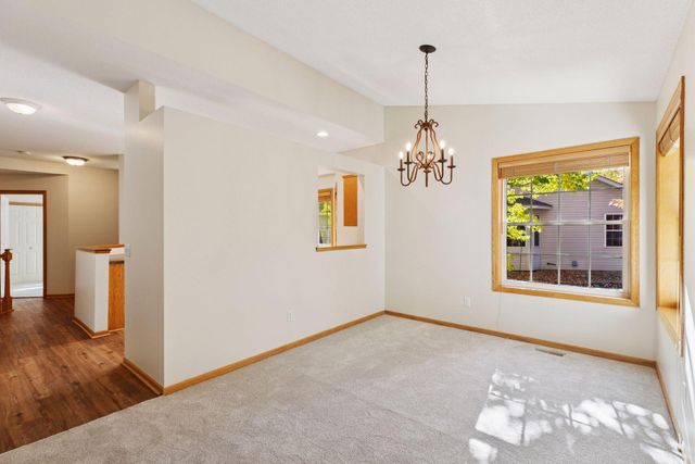 2137 Albemarle Court N, Roseville, MN 55113