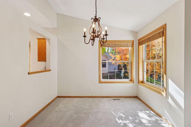 2137 Albemarle Court N, Roseville, MN 55113