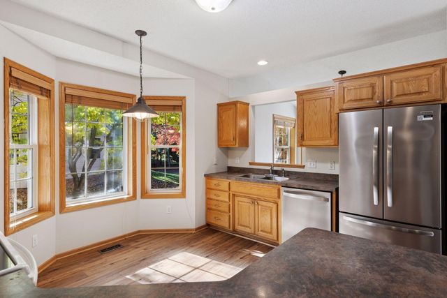 2137 Albemarle Court N, Roseville, MN 55113