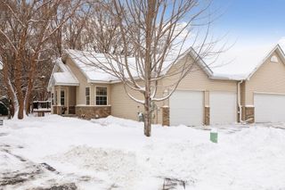 2137 Albemarle Court N, Roseville, MN 55113