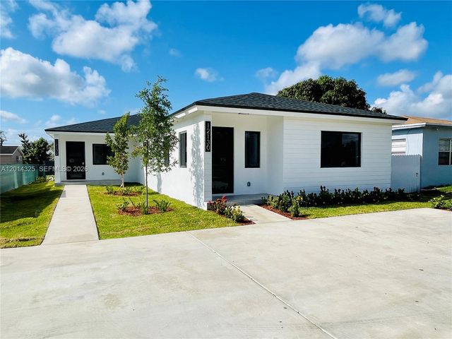 12132 SW 218 St 12132, Miami, FL 33170