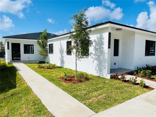 12132 SW 218 St 12132, Miami, FL 33170