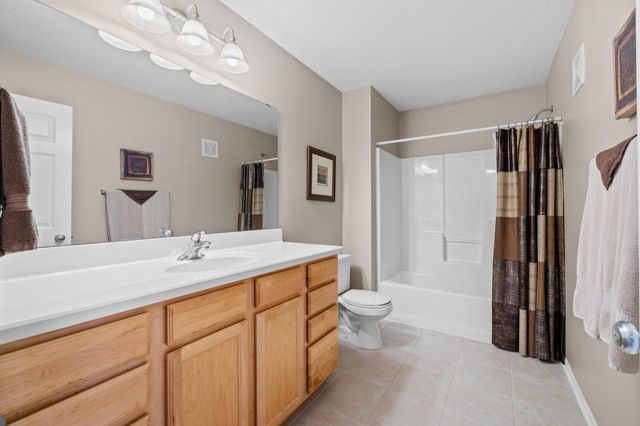 14046 53rd Avenue N, Plymouth, MN 55446