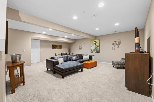 14046 53rd Avenue N, Plymouth, MN 55446