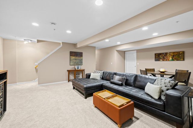 14046 53rd Avenue N, Plymouth, MN 55446