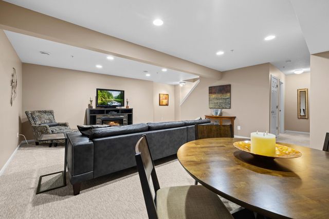 14046 53rd Avenue N, Plymouth, MN 55446
