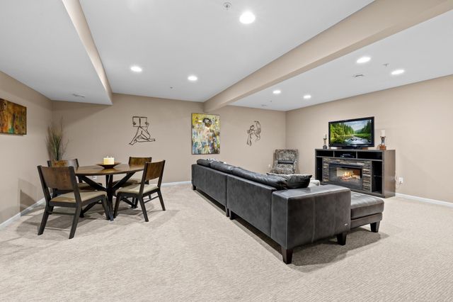 14046 53rd Avenue N, Plymouth, MN 55446