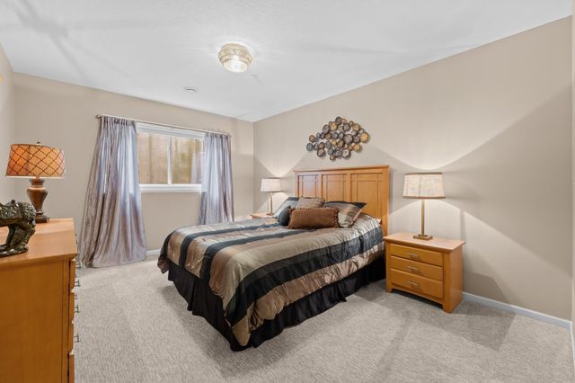 14046 53rd Avenue N, Plymouth, MN 55446
