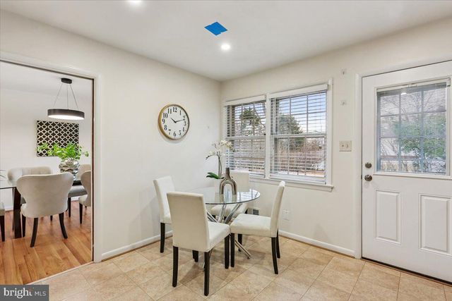 11712 SEVEN LOCKS RD, Potomac, MD 20854