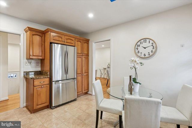 11712 SEVEN LOCKS RD, Potomac, MD 20854