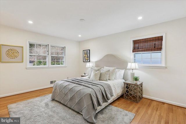 11712 SEVEN LOCKS RD, Potomac, MD 20854