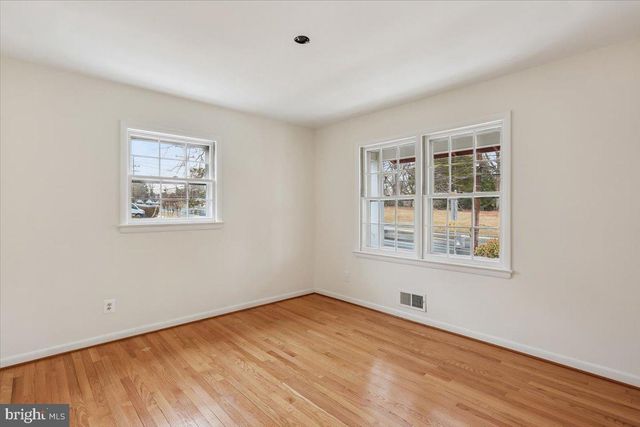 11712 SEVEN LOCKS RD, Potomac, MD 20854