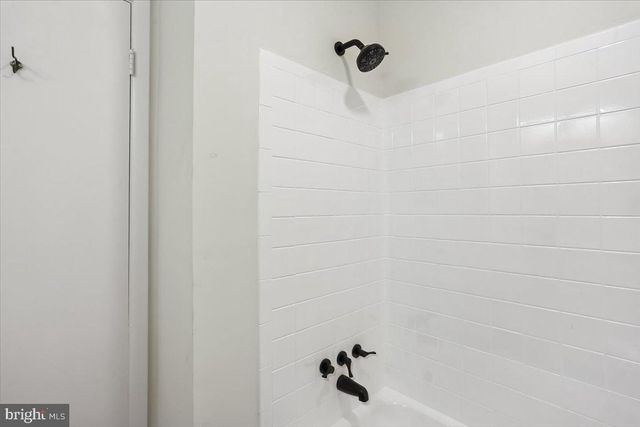 11712 SEVEN LOCKS RD, Potomac, MD 20854