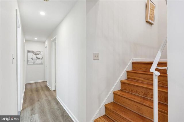 11712 SEVEN LOCKS RD, Potomac, MD 20854