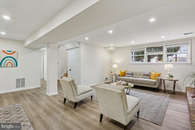 11712 SEVEN LOCKS RD, Potomac, MD 20854