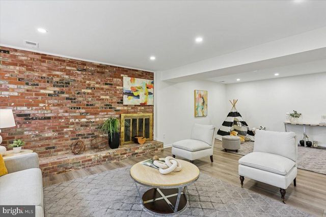 11712 SEVEN LOCKS RD, Potomac, MD 20854