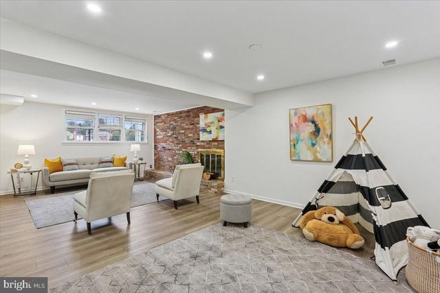 11712 SEVEN LOCKS RD, Potomac, MD 20854