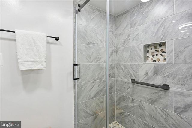 11712 SEVEN LOCKS RD, Potomac, MD 20854