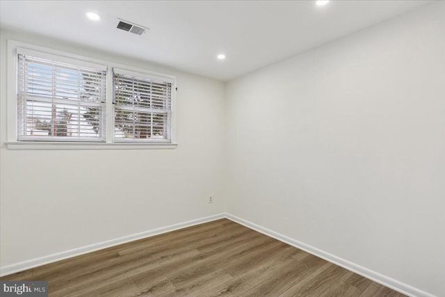 11712 SEVEN LOCKS RD, Potomac, MD 20854