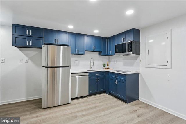 11712 SEVEN LOCKS RD, Potomac, MD 20854