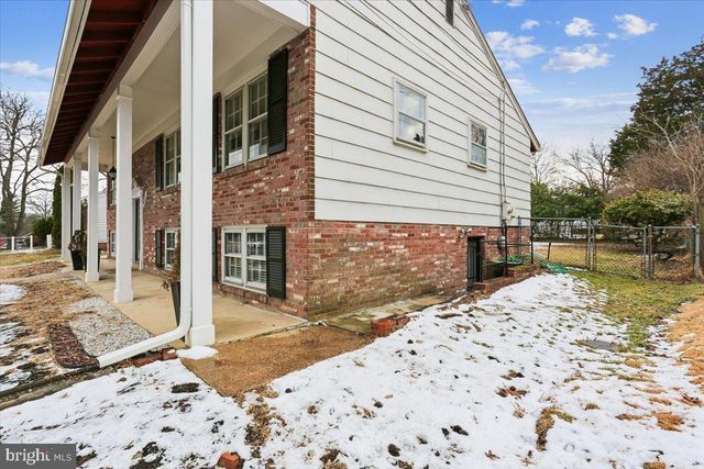 11712 SEVEN LOCKS RD, Potomac, MD 20854