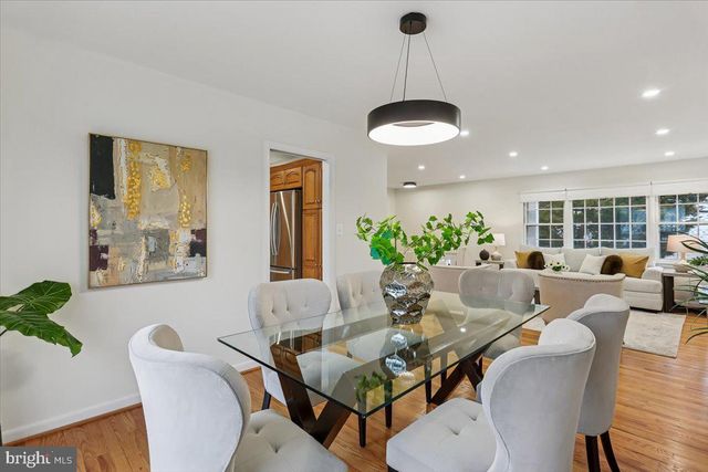 11712 SEVEN LOCKS RD, Potomac, MD 20854