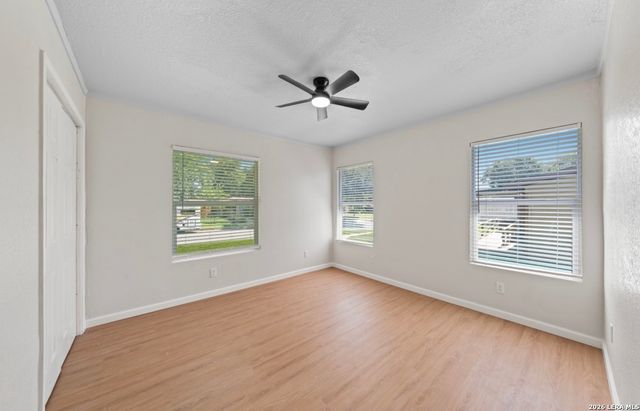 454 STOREYWOOD DR, San Antonio, TX 78213
