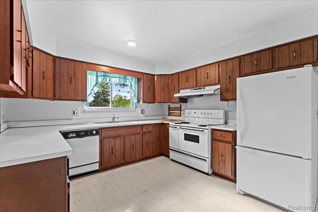 2600 Grange Road, Trenton, MI 48183
