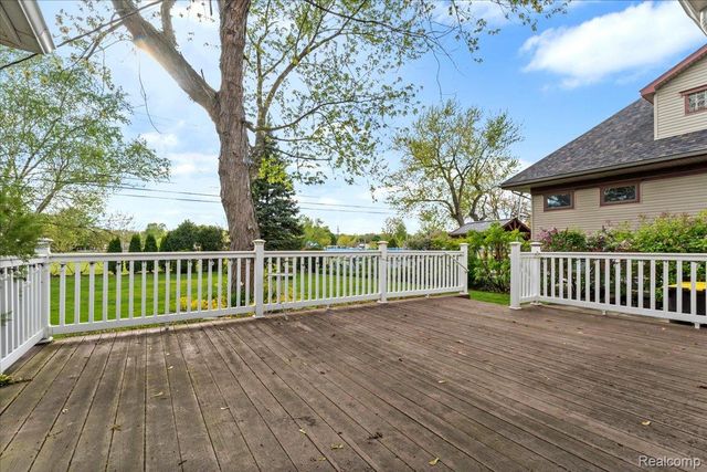 2600 Grange Road, Trenton, MI 48183